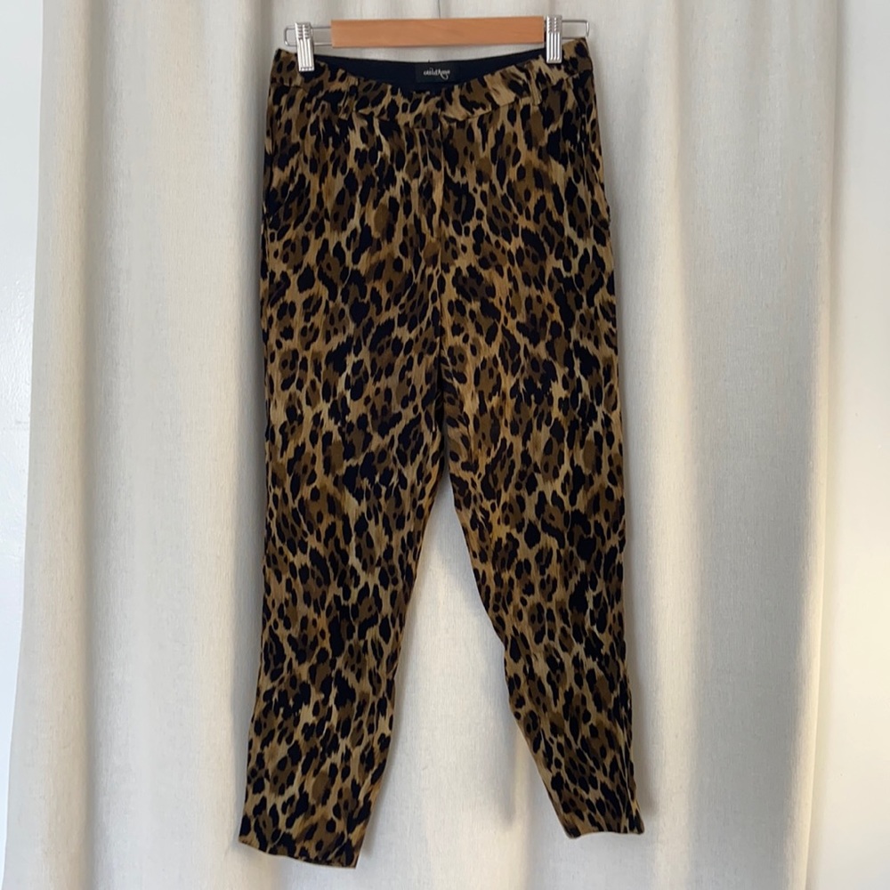 Leopard crop pants